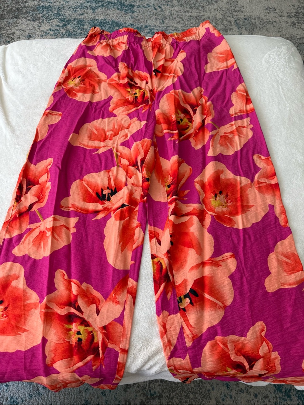 Chicos 2 Size Large Tropical Smocked  Pull-On Pants Crushed Berries D95